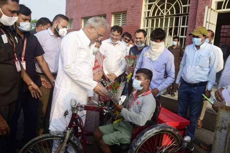 मुख्यमंत्री से सीधे बात, बनी बात गूगल से नंबर सर्च कर सीएम को किया कॉल