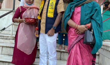 बस्तर के नेताओं ने जयपुर प्रवास के दौरान पुष्कर के श्री जगत पिता ब्रम्हा मंदिर में पूजा अर्चना कर लिया दर्शन लाभ.. अजमेर शरीफ में ख्वाजा की दरगाह पर चढ़ाई चादर,छत्तीसगढ़ प्रदेश सहित बस्तर में अमन चैन व खुशहाली की मांगी दुआ..