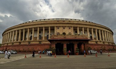 चुनाव सुधार से जुड़ा बिल लोकसभा में पास, बिल के प्रावधान और विपक्ष इस आधार पर कर रहा विरोध, 10 बातें..