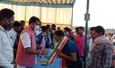 सांसद दीपक बैज के कार्य शैली से प्रभावित होकर 100 से अधिक ग्रामीणों ने किया कांग्रेस प्रवेश..