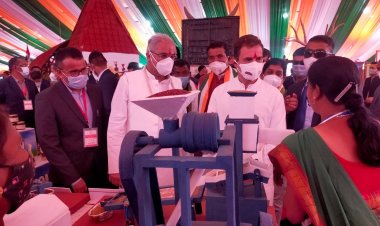 राहुल गांधी ने कोदो, कुटकी और रागी की प्रोसेसिंग यूनिट का किया अवलोकन : छत्तीसगढ़ के मिलेट मिशन को सराहा