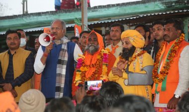 उत्तर प्रदेश के विकास के लिए कमल फूल को वोट देंः बृजमोहन