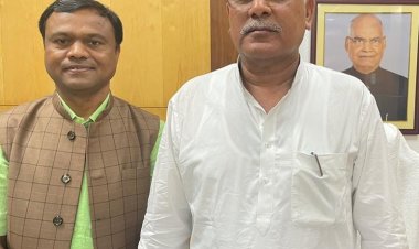 बस्तर सांसद दीपक बैज दिल्ली लोकसभा सत्र से वापसी के बाद विधानसभा सत्र के बीच की मुख्यमंत्री व मंत्रियों से मुलाकात..