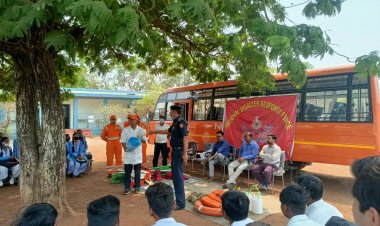 स्वामी आत्मानंद उत्कृष्ट विद्यालय बोरी में राष्ट्रीय आपदा प्रतिक्रिया बल (एन,डी,आर,एफ )टीम द्वारा राहत एवं बचाव हेतु विद्यार्थियों को प्रशिक्षण दिया गया