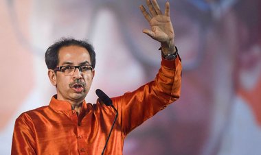 उद्धव ठाकरे ने "नेता" के तौर पर एकनाथ शिंदे को "हटाया"