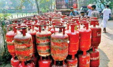 एलपीजी सिलेंडर के दाम में 36 रुपये की कटौती