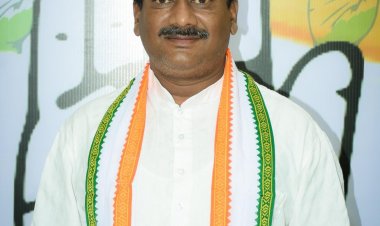 पूर्व रमन सरकार की कमीशनखोरी भ्रष्टाचार का प्रमाण है जर्जर सड़क  पूर्व पीडब्ल्यूड़ी मंत्री राजेश मूणत बताये सड़क की लाइफ जब 10 से 15 वर्ष तय होती है फिर  साढ़े तीन साल में सड़के क्यो हुई खराब?