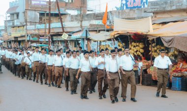 पथ संचलन में RSS स्वयंसेवकों का अनुशासन बना आकर्षण का केंद्र, हुआ भव्य स्वागत  कहने बस से नही होता करना पड़ता है । युगल किशोर