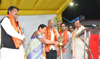 राज्यपाल सुश्री उइके महादेव घाट में आयोजित छठ महापर्व में हुई शामिल