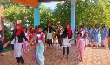 भरत देवांगन शासकीय उच्चतर माध्यमिक विद्यालय खरोरा में छत्तीसगढ़ राज्य स्थापना के 22वी वर्षगांठ   छतीसगढ़ की लोकसंस्कृति पर सांस्कृतिक कार्यक्रम का आयोजन