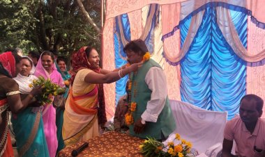 अब बिजली समस्या के निदान के लिए नहीं जाना पड़ेगा दूर, करडेगा नारायणपुर में जेई ऑफिस और विद्युत वितरण केन्द्र का संसदीय सचिव यू. डी. मिंज ने किया शुभारम्भ  दोनों केंद्र से जुड़े लगभग 65 गाँव के लगभग 18 हजार उपभोक्ताओं को मिलेगा इसका लाभ