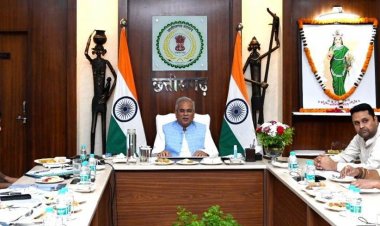 मुख्यमंत्री  भूपेश बघेल ने पांच मंत्रियों के विभागों के बजट तैयारियों की समीक्षा की