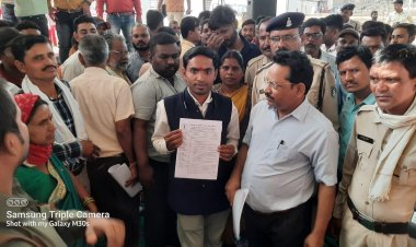 3 सूत्री मांग    अनियमित कर्मचारी मोर्चा को तेज करेगा ।  महाविद्यालयीन अतिथि व्याख्याता समूह प्रदेश अध्यक्ष लव कुमार वर्मा
