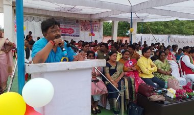 छत्तीसगढ़ आंगनबाड़ी कार्यकर्त्ता एवं सहायिका संघ द्वारा किया गया सम्मान समारोह आयोजित, संसदीय सचिव यू. डी. मिंज एवं विधायक विनय भगत हुए शामिल