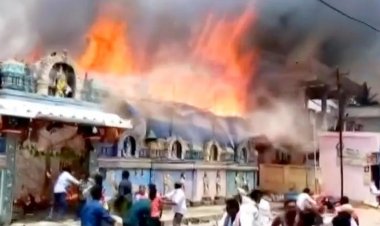 रामनवमी उत्सव के दौरान आंध्र प्रदेश में वेस्ट गोदावरी जिले के वेणुगोपाल स्वामी मंदिर में आग