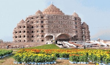 100 करोड़ की लागत से 20 साल में बने 7 मंजिला स्वर्वेद महामंदिर का पीएम मोदी ने किया उद्घाटन