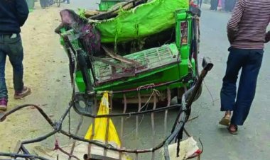 टैंकर ने टेंपो को मारी टक्कर, 12 यात्रियों की मौत