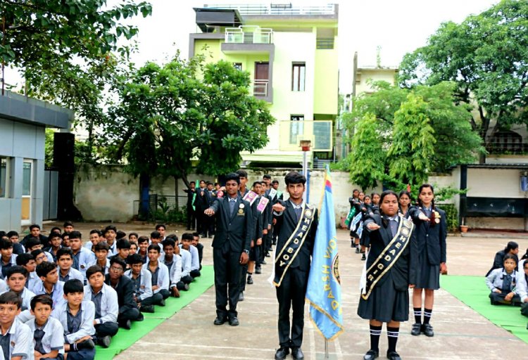 आदर्श विद्यालय देवेन्द्र नगर में अलंकरण समारोह का  आयोजन