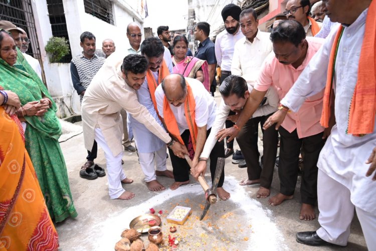 विधायक पुरन्दर मिश्रा की पहल पर अधोसंरचना मत अंतर्गत 103 लाख की लागत से विभिन्न विकास कार्यों का क्षेत्रवासियों को मिली सौगात