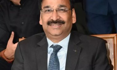 शराब घोटाला: ACB ने IAS विनय चौबे को हिरासत में लिया, चल रही पूछताछ