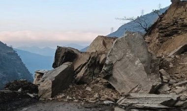 पहाड़ी दरकने से कैलाश मानसरोवर यात्रा मार्ग बंद: फंसी गाड़ियां, श्रद्धालु परेशान