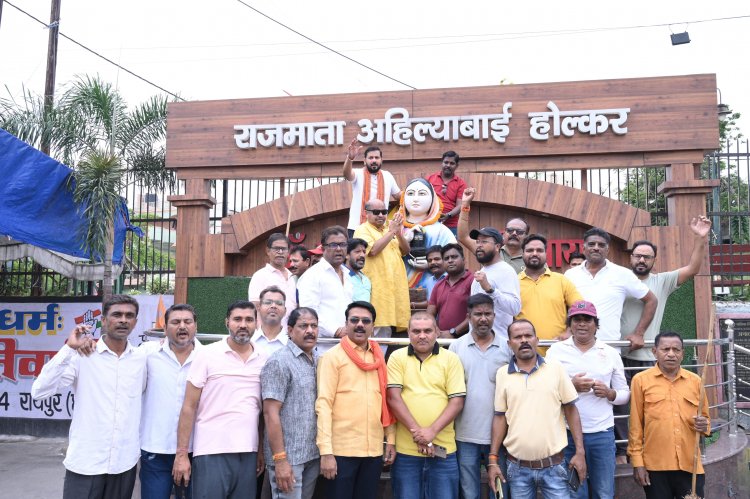 राजमाता अहिल्याबाई होलकर की 300वीं जयंती पर स्वच्छता अभियान, विधायक पुरन्दर मिश्रा ने की विकास कार्यों की घोषणा