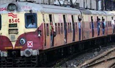 मुंब्रा रेलवे स्टेशन पर लोकल ट्रेन से गिरकर पांच की मौत