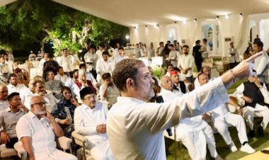 राहुल के रात्रिभोज में उद्धव को अंतिम पंक्ति में बैठाने पर बवाल