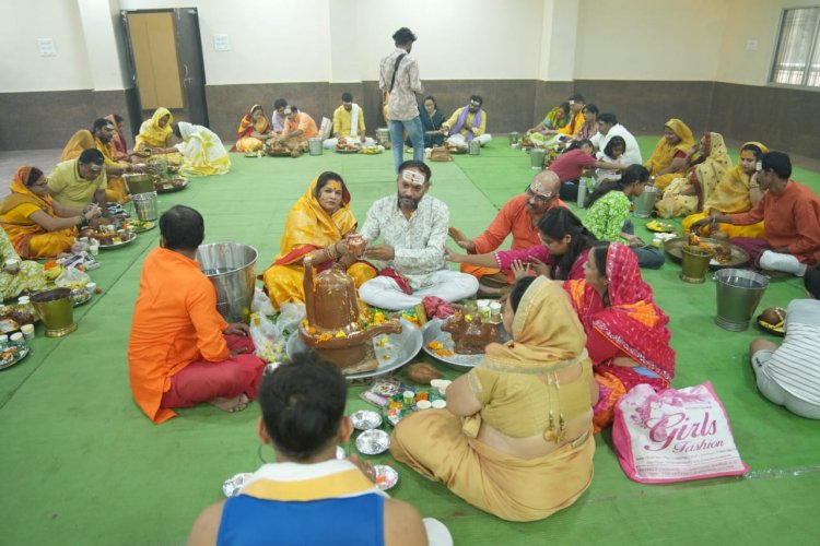 31 विप्र जोड़ों ने किया पार्थिव शिव का रुद्राभिषेक *