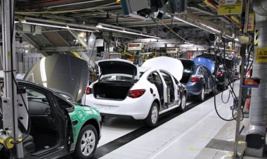 GST 2.0 का धमाका: कारों के दाम गिरे, बाजार में आएगी रौनक