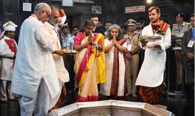 पूर्वजों की मोक्ष प्राप्ति की कामना के साथ राष्ट्रपति ने किया पिंडदान