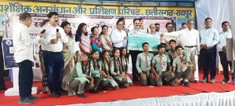 ls राज्य स्तरीय वाद-विवाद प्रतियोगिता में बलरामपुर को मिला पहला पुरस्कार