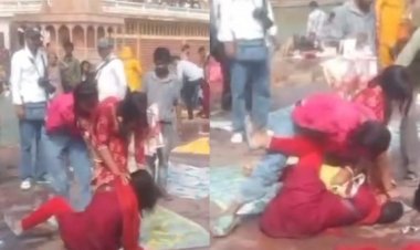 हरिद्वार के हरकी पौड़ी में तीन महिलाओं के बीच जमकर चले लात-घूंसे