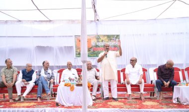 महावीर गौशाला में गोपाष्टमी महोत्सव का आयोजन, विधायक मिश्रा हुए शामिल, “गौ सेवा ही मानवता की सच्ची पहचान” — पुरंदर मिश्रा