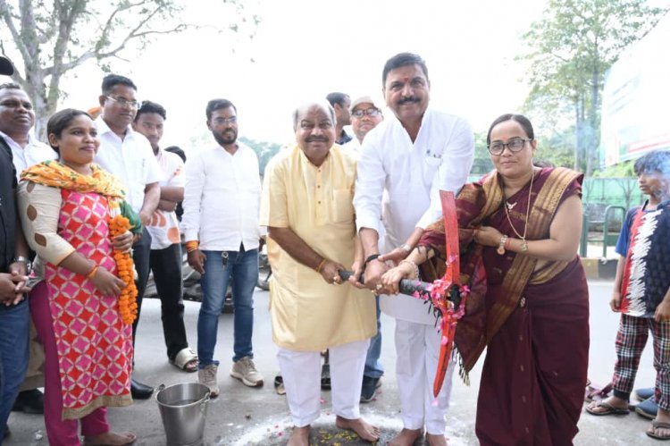 विधायक पुरंदर मिश्रा ने किया सुलभ शौचालय निर्माण  कार्य का भूमि पूजन