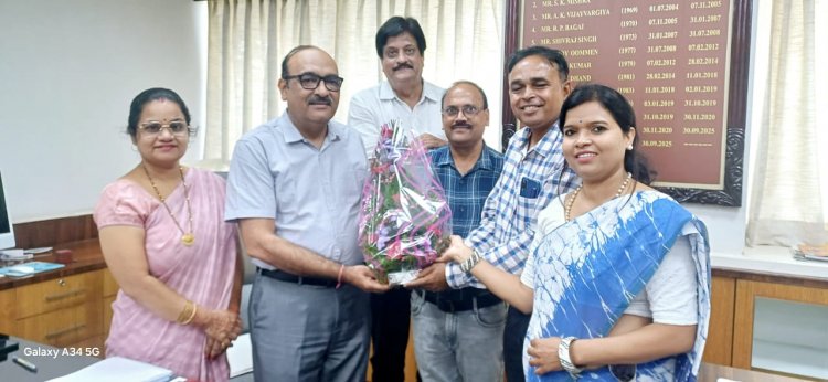 मुख्य सचिव विकासशील से मिला शिक्षक फेडरेशन का प्रतिनिधिमंडल शासकीय सेवक कल्याण के मुद्दों पर हुआ है गहन चर्चा-राजेश चटर्जी