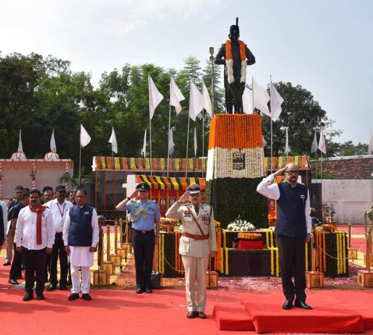 पुलिस स्मृति दिवस परेड में हुए शामिल राज्यपाल और मुख्यमंत्री