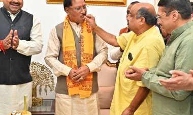 मुख्यमंत्री श्री विष्णु देव साय को जन्मदिन पर दी शुभकामनाएं, उत्तर विधायक पुरन्दर मिश्रा ने किया आत्मीय अभिनंदन