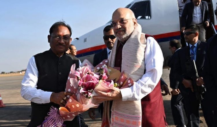 रायपुर पहुंचे गृहमंत्री शाह, मुख्यमंत्री ने किया स्वागत