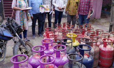 अवैध गैस रिफिलिंग, खाद्य विभाग ने जगदलपुर में 34 गैस सिलेंडर जब्त किए