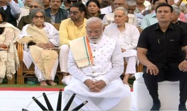 राजघाट पर आयोजित सर्व-धर्म प्रार्थना में शामिल हुए पीएम मोदी, शास्त्री जी को भी किया नमन