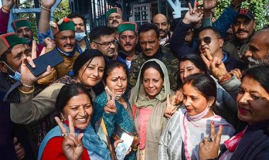 उपचुनाव में कांग्रेस ने बीजेपी को चौंकाया, हिमाचल में किया क्लीन स्वीप, कर्नाटक में भी एक सीट छीनी