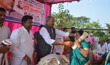 संविधान भारतीय लोकतंत्र की आत्मा है।  सविधान से समय-समय पर खिलवाड़ करने वाले लोग हीं संविधान दिवस पर कार्यक्रम का विरोध कर रहे हैं। - बृजमोहन अग्रवाल