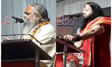 रायपुर धर्मसंसद में हंगामा, मंच पर बरसे महंत रामसुंदर दास