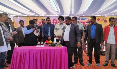 नववर्ष पर जशपुर के मयाली में हुआ दो दिवसीय स्नेह मिलन सम्मेलन  संसदीय सचिव यूडी मिंज ने विधानसभा क्षेत्र लोगों से किया संवाद