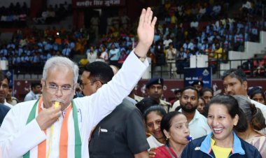 मुख्यमंत्री ने रेफरी बन खेल की शुरूआत की, पारंपरिक खेलों मे खुद आजमाए हाथ