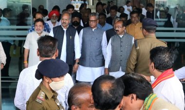 भाजपा, छत्तीसगढ़ के प्रदेश प्रभारी ओम माथुर का रायपुर में हुआ भव्य स्वागत  ओम माथुर के साथ मौजूद रहे बृजमोहन अग्रवाल, कार्यकर्ताओं से कराया परिचय  ओम माथुर के साथ हुई बैठक में भी शामिल हुए पूर्व मंत्री बृजमोहन अग्रवाल