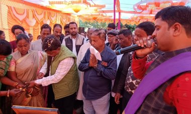 विधायक यू.डी. मिंज ने  मितानिन समूह को दी भवन की सौगात  प्रधानमंत्री आवास के विरोध में चल रहे  राजनीति पर विधायक यू. डी. मिंज ने कहा जनता को गुमराह कर रही भाजपा