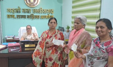एम्स के सफाई कर्मी को निकाला ठेकेदार ने, आयोग ने उपस्थित होकर स्पष्टीकरण देने के लिए कंपनी मालिक को भेजा नोटिस।  वृद्धा आवेदिका को आयोग ने दिलाया उसके अधिकार का पैसा। भाभियों ने दिया 75-75 हजार रुपए का चेक, चेक के भुगतान हो जाने के बाद आयोग कर देगा प्रकरण नस्तीबध्द।