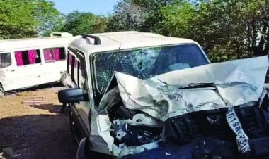 टूरिस्ट बस और स्कॉर्पियों में आमने सामने टक्कर, एक की मौत, 7 घायल